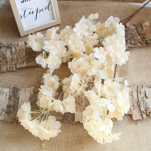 Design di vendita caldo fiori di ciliegio artificiali e rami di fiori di pera fiori artificiali di seta da sposa - Product Image 4