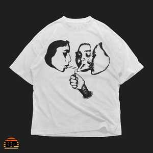 T-shirt con grafica Astratte Facce, Nero Bianco, Arte Surreale, Oversize, Unisex, Streetwear, Top, Collage Minimal, Estetica - Product Image 3