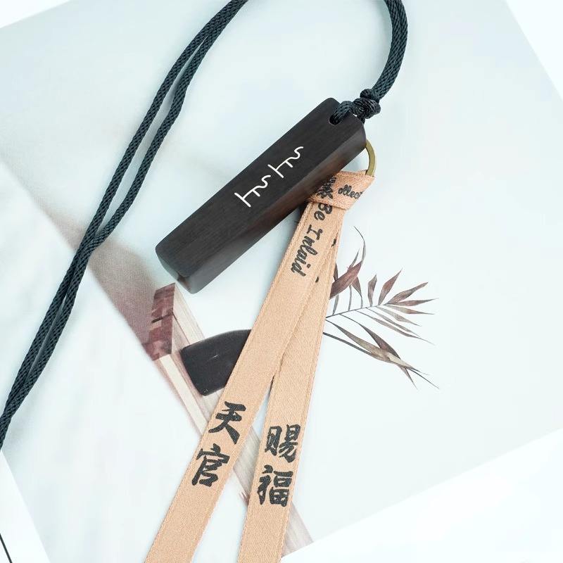 Pendentif de signe supérieur plaqué argent ébène [un cadeau de bonheur]