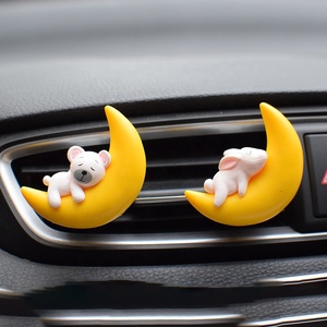 Kawaii 3D resina Luna Animal modelos Mini gato ratón Auto colgantes Diy <span class=keywords><strong>Lattafa</strong></span> coche Perfumes - Product Image 6