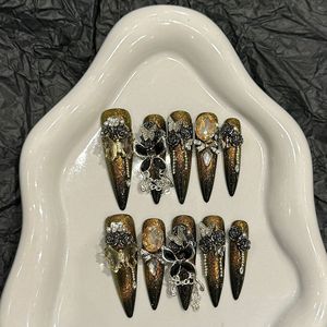 Faux Ongles Stiletto Longs 3D Papillon Doré Diamantés Faits Main Premium à Coller Couverture Complète en Acrylique Réutilisables Personnalisés Usine - Product Image 1