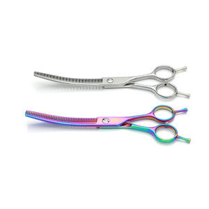 Outils de toilettage pour animaux de compagnie en acier inoxydable Ciseaux à poils incurvés pour le toilettage des chiens - Product Image 1