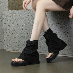 Botas de moda de tacón apilable con diseño europeo de nicho, sandalias de mezclilla con puntera y calcetín, novedad de verano 2026 para mujer - Product Image 2