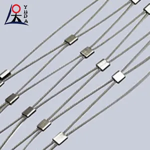 Filet de câble métallique en acier inoxydable à forte résistance flexible tissé SS304 pour la protection contre les chutes de pierres