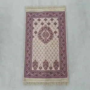 이슬람 터키어 이슬람 도매 부드러운 PrayingCarpet 수 놓은 라마단기도 깔개 접이식 고품질 럭셔리 기도 매트