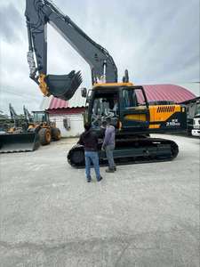 Affordable 140HP Hydraulic Excavator 21 Ton Crawler Digger HX210HD for Sale - Product Image 3