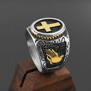 แหวนดีไซน์กากบาทราคาส่ง เครื่องประดับทางศาสนา ชุบทองสองสี แหวนนิ้วสไตล์พังก์สำหรับผู้ชาย - Product Image 2