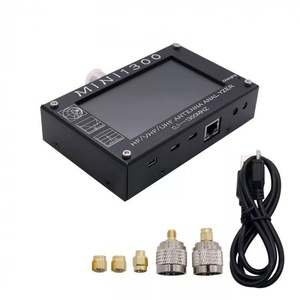 เครื่องวิเคราะห์ RF ขนาด 4.3 นิ้ว IP55 ความแม่นยำ 1ppm พร้อมพอร์ต USB ช่วงไดนามิก 40dB สำหรับทดสอบเสาอากาศ SWR การสูญเสียสัญญาณสายเคเบิล และกำลังไฟ - Product Image 1