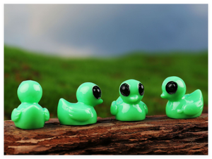 Nuevas Figuras de Animales en Miniatura 3D, Lindas Manualidades de Dibujos Animados, Halloween, Manualidades DIY, Figuras de Pato Alienígena de Resina Verde para Bolsas Misteriosas Sorpresa, Juguetes para Niños - Product Image 6