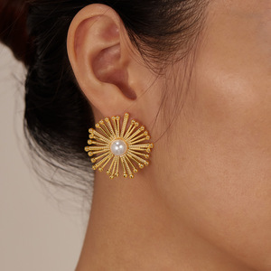 En gros 18k Plaqué Or Exagérer Fleur Perle En Acier Inoxydable Ventilateurs Autres Boucles D'oreilles De Mode pour Dame - Product Image 2