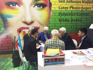 Papel Tapiz Moderno Personalizado en 3D con Diseño de Árbol, No Tejido, Impermeable, Vinilo para Hogar <span class=keywords><strong>y</strong></span> Hotel, <span class=keywords><strong>Murales</strong></span> Fáciles para Decoración de Interiores - Product Image 6