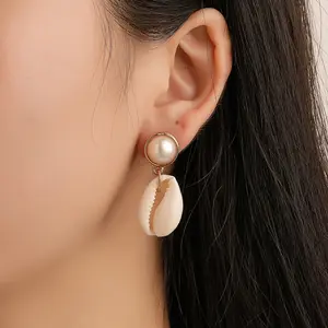 2024 Trendy Shell Pearl Earring Natural Sea Shell Earrings Cowrie Shell Drop Earrings for Ladies Women