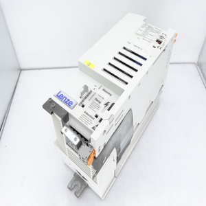 Contrôleur PLC E82EV302K4C, contrôleur programmable, automatisation industrielle, contrôle industriel - Product Image 1