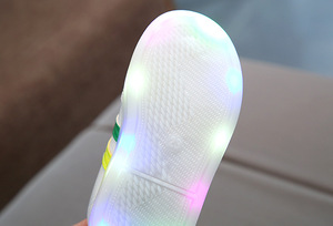 Zapatos LED para Niños, <span class=keywords><strong>Zapatillas</strong></span> Brillantes para Bebés Niñas, Zapatos para Niños Pequeños con Suela Luminosa, <span class=keywords><strong>Zapatillas</strong></span> Luminosas, Tenis - Product Image 3