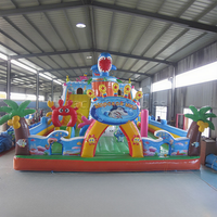 Parc de jeux gonflables pour enfants - Grand toboggan, trampoline, château gonflable - Installations de loisirs et de divertissement en plein air