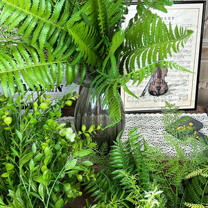 Feuilles de plantes vertes artificielles en plastique les plus vendues pour la décoration des arrangements floraux de Thanksgiving et de mariage - Product Image 3