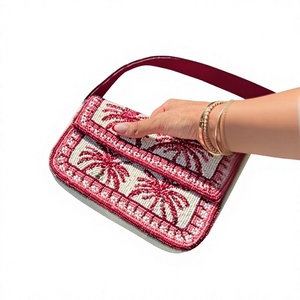 Bolso de hombro/cruzado cuadrado con solapa y cuentas de limón y arándanos para mujer, ideal para vacaciones - Product Image 1