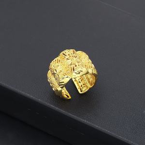 Ensemble bracelet et bague plaqué or 24 carats Jxx Fashion, 2 pièces, bracelet ouvert à breloques pour femme, pour mariage, en laiton - Product Image 2