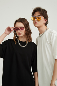 เสื้อยืดโอเวอร์ไซส์แบบเรียบ ผ้าโพลีเอสเตอร์/คอตตอน ระบายอากาศได้ดี ไม่ยับ สำหรับผู้ชายและผู้หญิง รับผลิตแบบดิจิตอลพิมพ์ลายตามสั่ง ขายส่งจำนวนมาก - Product Image 4