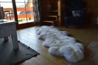 Tapis en peau de mouton double face blanc naturel, style scandinave, fait main, couleur unie, confortable, adapté aux animaux domestiques, à poils moyens, doux, tapis de grande surface