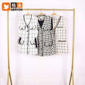 Drappi di Tweed usati francesi - Product Image 1