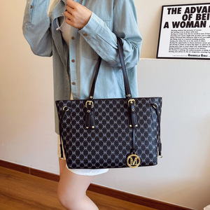 Bolsos de mano con estampado Retro para mujer, bolsos de hombro con diseño de nicho de clasificación superior, bolsos de mano de lujo elegantes y a la moda para mujer - Product Image 3