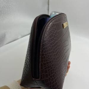 Bolsa de cosméticos personalizada Croc Pu marrón bolsa con cremallera de carcasa dura bolsa de maquillaje de viaje grande bolsa de tocador de cuero clásico - Product Image 4