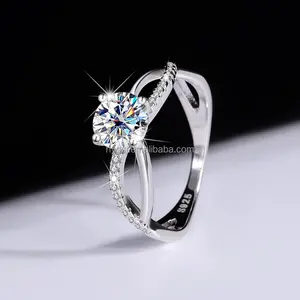 高級ダイヤモンドジュエリーアイスカットラウンドモアッサナイト調節可能な婚約指輪925スターリングシルバーレディースウェディングモアッサナイト