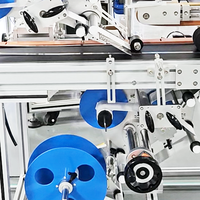 Machine d'étiquetage automatique double face supérieure et inférieure pour boîtes en carton, cartes, sacs en plastique, pochettes en papier, sachets, bocaux carrés et bouteilles