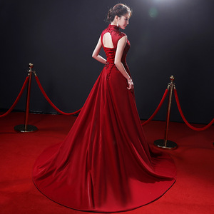 Vestido de Novia de Invierno, Nuevo, Estilizado, Rojo, con Encaje, Cuello Alto, Estilo Chino, Largo - Product Image 4