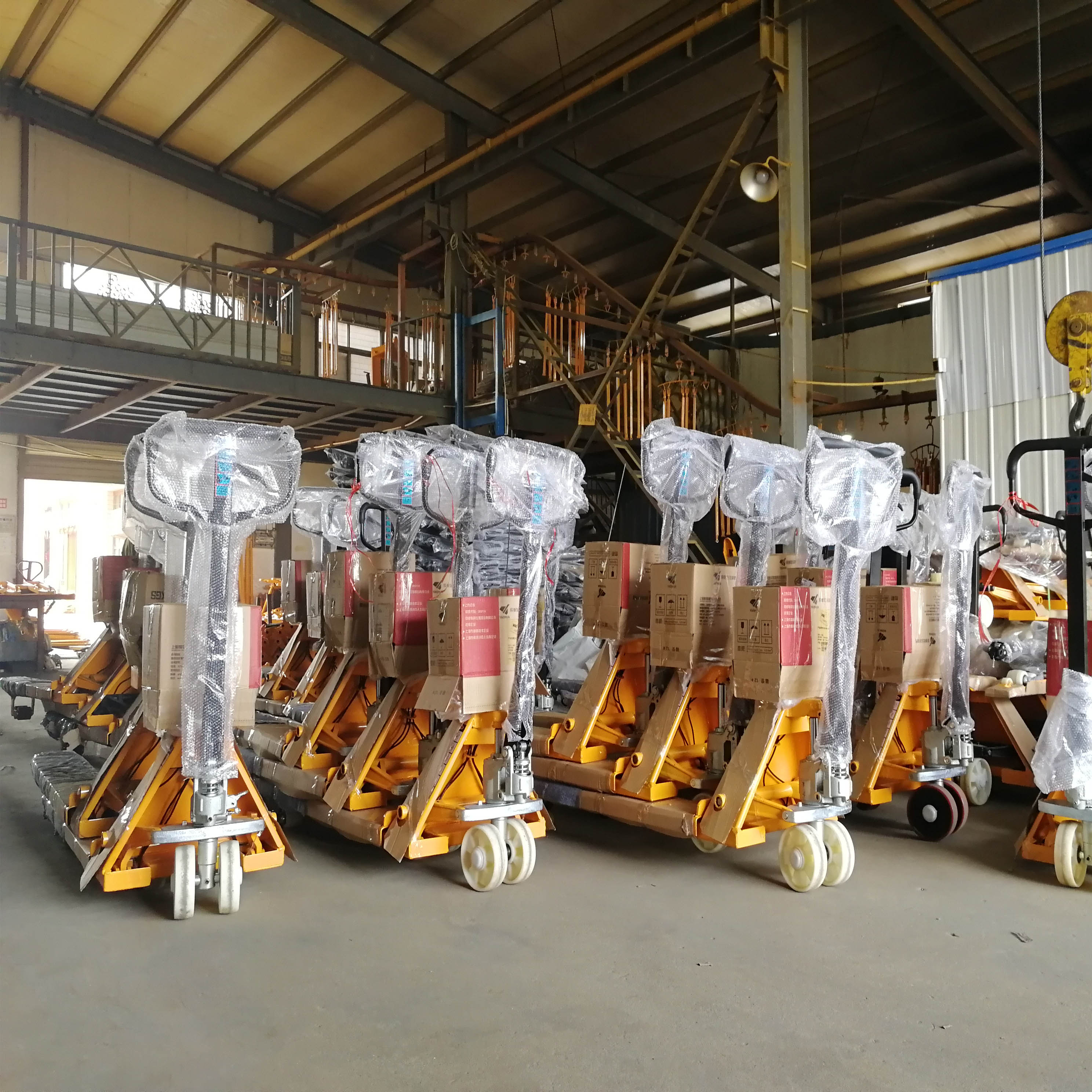 Brand New 2-ton/3-ton Manual Pallet Trucks with Scales, Suitable for the Retail and Food Service Industries.