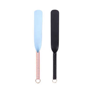 Macaron en cuir véritable fessée Paddle - BDSM Sensation Whip pour jeu adulte - Product Image 5