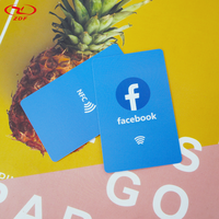 Muestra gratuita de código QR personalizado Tap Business Ins Facebook Social Media RFID Card NFC Google Review Card