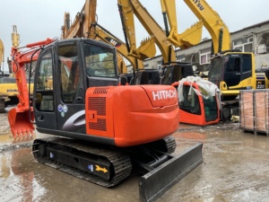 Excavadora Hitachi ZX70 usada en buenas condiciones a la venta con motor Yanmar y componentes básicos que incluyen bomba de caja de cambios de motor - Product Image 6