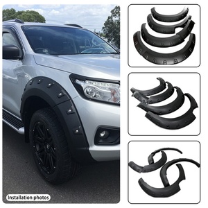Accessoires Extérieurs de Voiture : Bavettes de Protection Noires Mat pour Nissan Navara NP300 2016-ON - Product Image 2