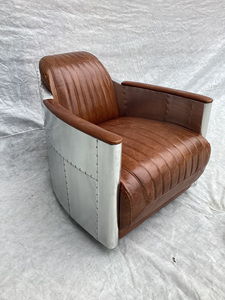 Juego de Sofá y Sillas de Cuero Genuino Tradicional para Sala de Estar con Patas de Madera - Diseño Duradero - Product Image 4