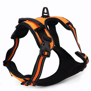 Arnés para mascotas ajustable para perros grandes, color negro y naranja, diseño duradero, uso en exteriores - Product Image 3