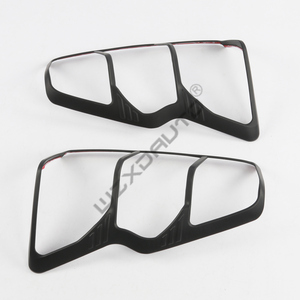 Cubierta de Luz Trasera Negra Mate de Fibra de Carbono para DMAX - Product Image 3