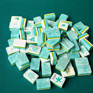Set di Tessere Mahjong di Lusso Americano in Acrilico OEM, Stile Costiero con Perle Fluttuanti e Design Moderno a Loto, per Intrattenimento Portatile - Product Image 3