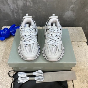Chaussures de marche à semelle épaisse pour hommes et femmes, tendance mode, avec fonction antidérapante, pour usage décontracté, chaussures de sport en cuir de luxe à lacets - Product Image 4