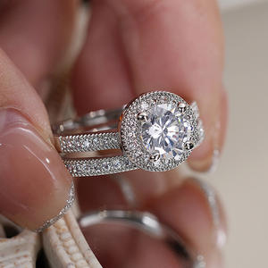 Anillo de Diamantes A114, Oro Blanco, Corte Brillante Redondo, Diamante Natural Color G, Joyería de Compromiso para Mujer - Product Image 2