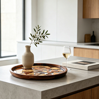 Plateau de service en bois d'acacia naturel avec des pièces géométriques décoratives en bois, plateau rond en bois pour la décoration de la table basse à la maison