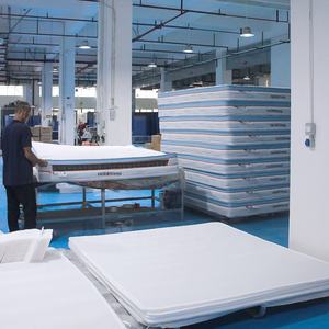 Matelas hybride en mousse mémoire gel de refroidissement moyen de <span class=keywords><strong>12</strong></span> po avec ressort ensaché, soulagement de la pression et <span class=keywords><strong>isolation</strong></span> du mouvement - Product Image 1