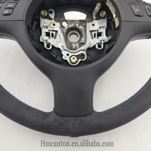 Volante Deportivo en Oferta con Franja Roja Superior de Alcántara para BMW E46 - Product Image 3