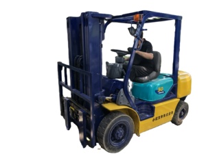 Komatsu รถยก3ตัน, เสา3ขั้นยกสูงถึง4.5เมตรพร้อมฟังก์ชันเลื่อนด้านข้างมีความยืดหยุ่นในการจัดการที่มีประสิทธิภาพ - Product Image 4