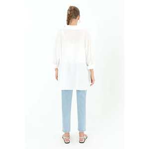 Jeans de Mezclilla Azul Claro Desgastados de Cintura Alta para Mujer, Ajuste Ceñido, Estilo Vintage, con Detalles Rotos - Product Image 3