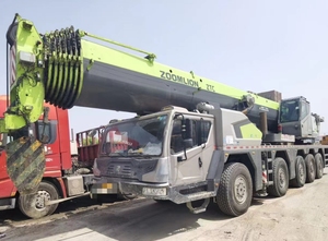 Grue sur camion d'occasion Zoomlion 130 tonnes, modèle ZTC130L8, avec flèche de 85 m, moteur Weichai, pompe et composants essentiels (moteur et boîte de vitesses) - Product Image 2