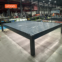 Pergola motorisée de luxe avec télécommande. Alliage d'aluminium, revêtement en poudre noir, résistant aux intempéries, à la neige et au vent, OEM UOGEL C7