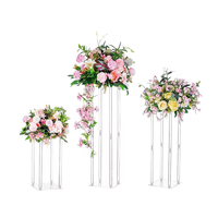 Support à gâteau moderne pliable en acrylique transparent, type guide de table de mariage, avec pilier carré ajouré, pour présentation en vitrine et événements, pour augmenter la hauteur