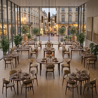 Ensemble de table et chaises de salle à manger nordique de luxe, finition grain de bois, structure métallique, mobilier de restaurant haut de gamme, confortable et durable